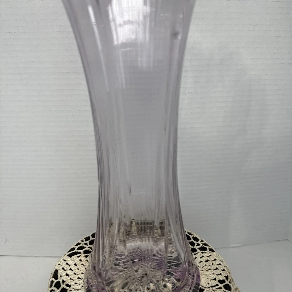 Vintage Lavender Tint Art Swung Vase 10 3/4